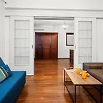 아파트 Stepup Apartment, Center Bucharest, Magheru Blvd View, Elegant 부쿠레슈티