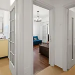 Stepup Apartment, Center Bucharest, Magheru Blvd View, Elegant Lägenhet *