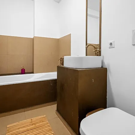 Daire Stepup Apartment, Center Bucharest, Magheru Blvd View, Elegant Bükreş