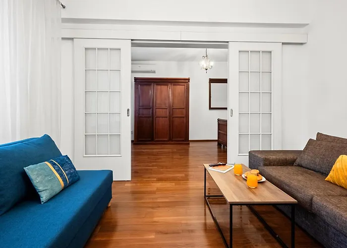 Апартаменти Stepup Apartment, Center Bucharest, Magheru Blvd View, Elegant Бухарест